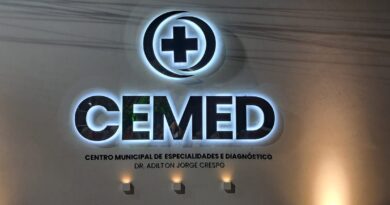 LÉO PELANCA INAUGURA CEMED DIANTE DE MULTIDÃO E ANUNCIA COMPRA DE PRÉDIO DO ANTIGO HOSPITAL